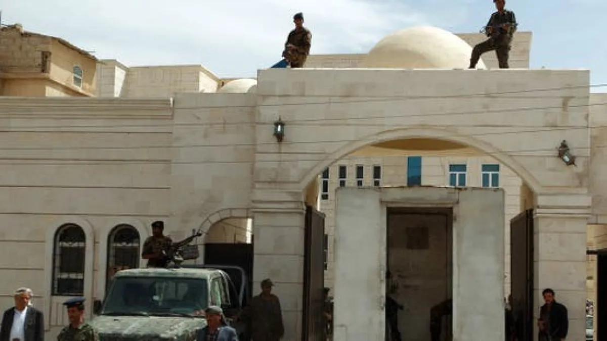 محكمة حوثية في إب تحكم بسجن صحفي وسط إدانة من نقابة الصحفيين