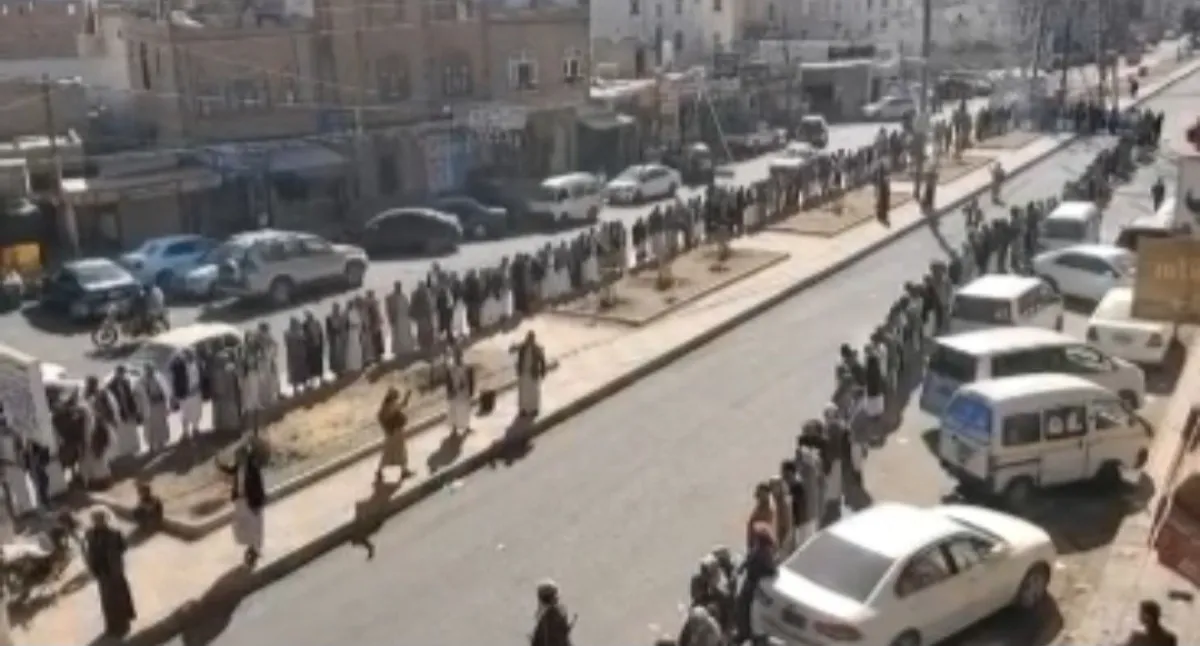 أهالي حي "عصر" بصنعاء يواصلون الاحتجاج ضد محاولات هيئة الأوقاف الحوثية للاستيلاء على أراضيهم