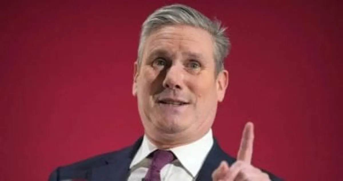 رئيس وزراء بريطانيا لترامب: لن نتراجع عن موقفنا بشأن غرينلاند تحت تهديد الرسوم