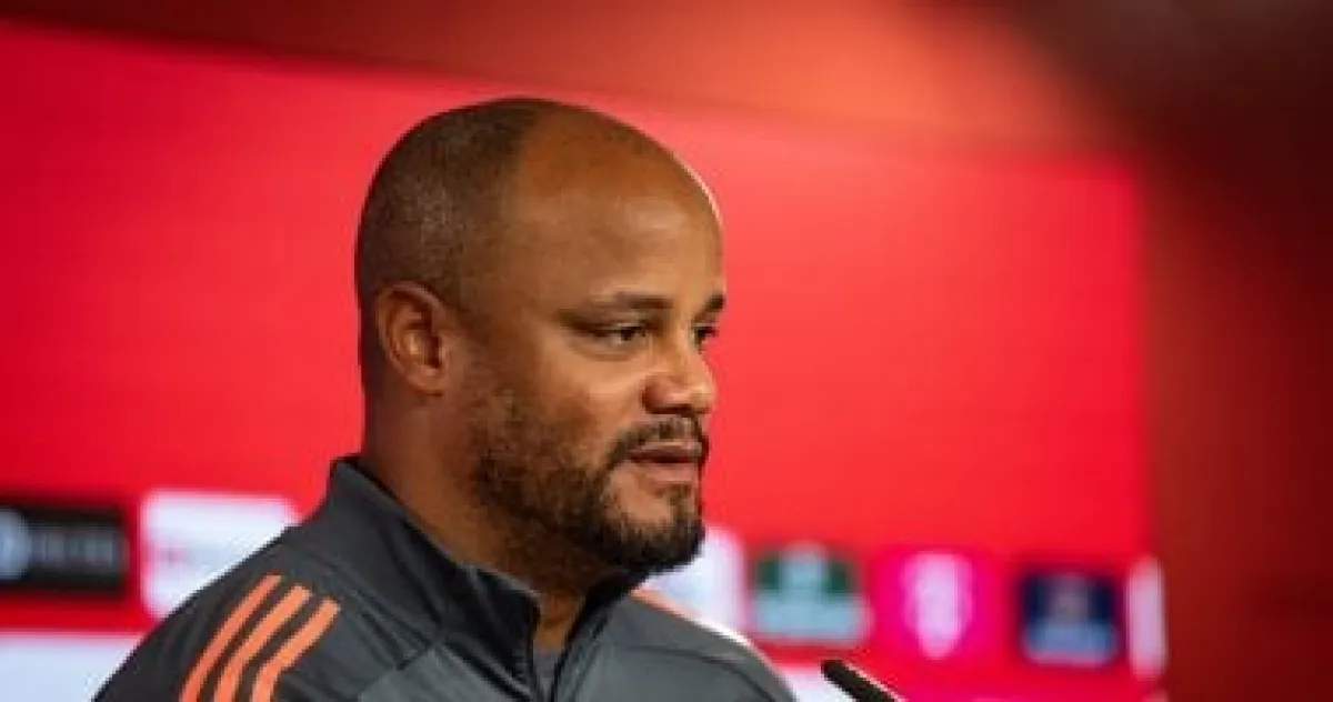 كومباني يحسم الجدل: لا راحة للاعبين أمام آيندهوفن.. ونثق بالجميع