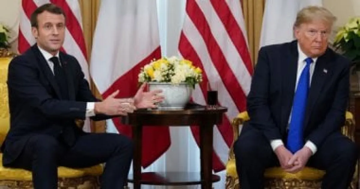 ترامب يسخر مجددًا من نظارات ماكرون الشمسية في دافوس