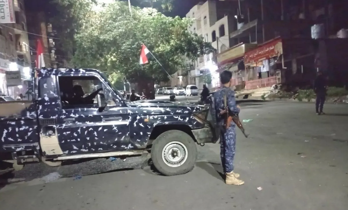 تعز: القبض على مطلوب أمنياً متهم بقتل والده بعد عقد من الفرار