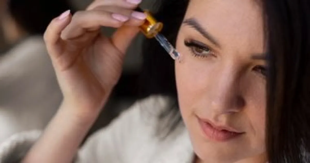 5 عادات أساسية لترطيب البشرة وحمايتها من جفاف الشتاء