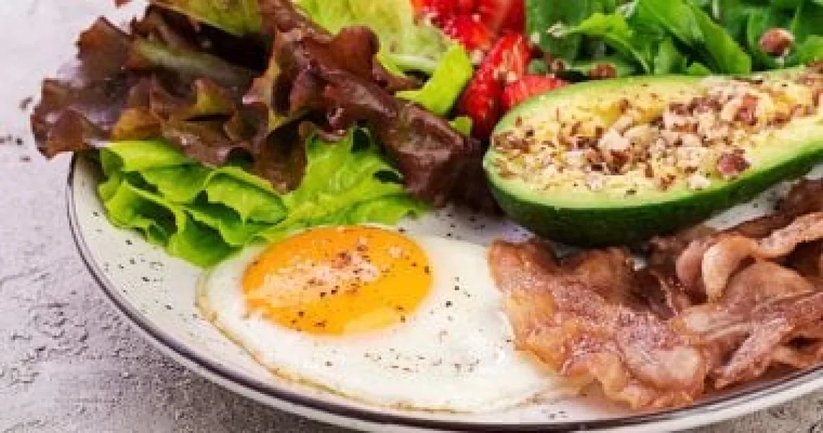 دراسة تكشف: الكيتو قد يسبب الكبد الدهني واضطراب سكر الدم على المدى الطويل