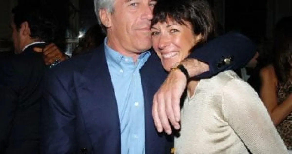 الشرطة البريطانية تداهم منازل سفير لندن الأسبق بواشنطن ضمن تحقيقات قضية إبستين