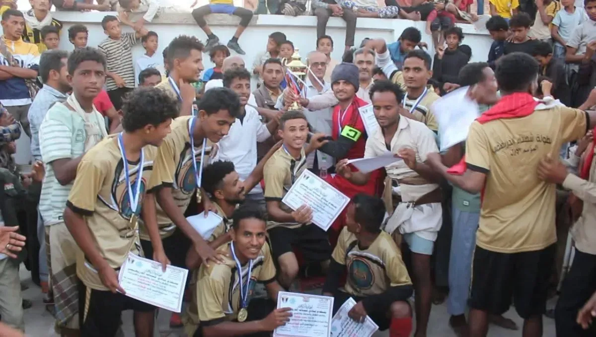 تتويج ناشئي الدريهمي بكأس دوري "شهداء الدريهمي" في الخوخة