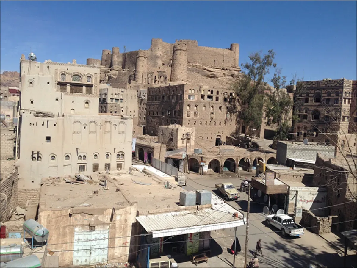 أسرة يمنية تناشد بعد إحراق منزلها الوحيد في رداع على يد مسلح مدعوم من الحوثيين