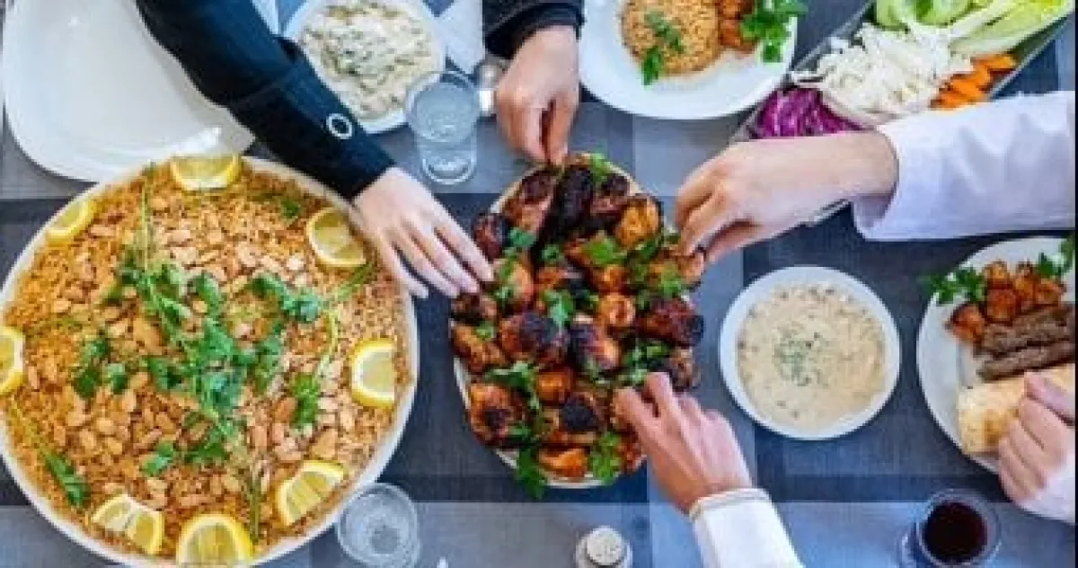 دليلك لطبق إفطار رمضان صحي: توازن وطاقة دون إرهاق