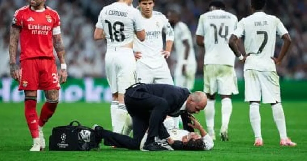 إصابة مرعبة لأسينسيو نجم ريال مدريد تنقله للمستشفى بعد مباراة بنفيكا