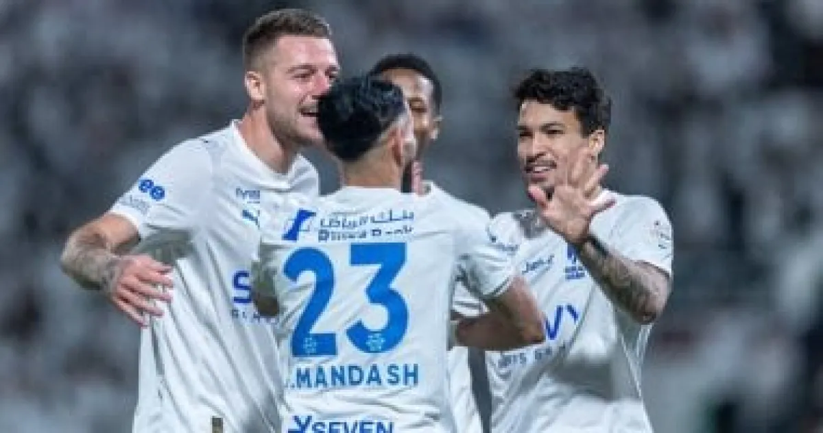 الهلال والنجمة.. تشكيلات رسمية قوية وتحكيم مصري لإدارة المواجهة