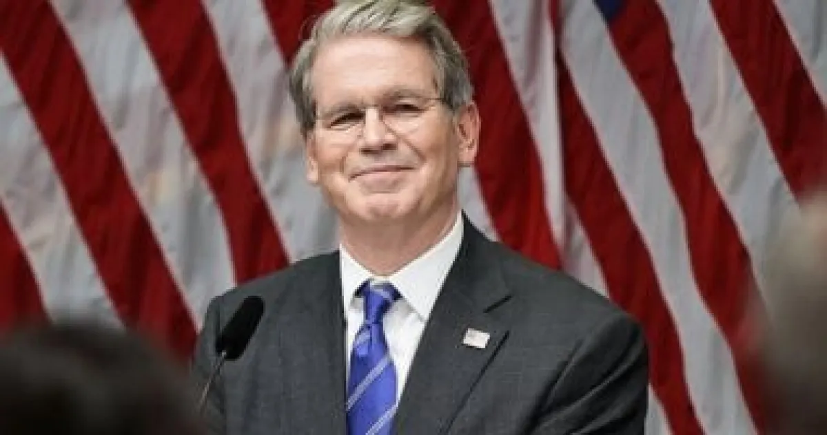 وزير الخزانة الأمريكي يتوعد بـ "أضخم عملية قصف" ضد أهداف إيرانية