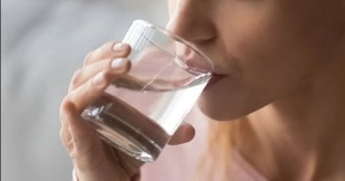 الماء: سر تقليل التوتر ونقل العناصر الغذائية.. دليلك الشامل للترطيب الصحي