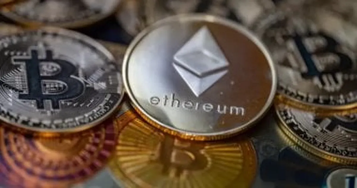 البيتكوين تتجاوز حاجز الـ 70 ألف دولار وسط ترقب لبيانات التضخم وتطورات الشرق الأوسط