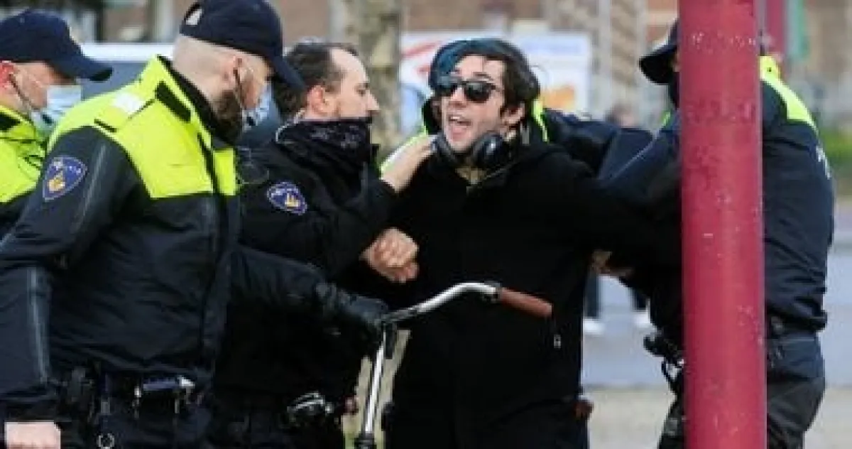 انفجار يستهدف مدرسة يهودية في أمستردام.. السلطات تفتح تحقيقاً موسعاً