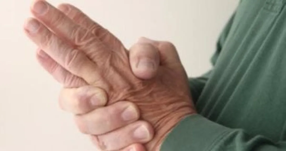 أسباب آلام اليد وطرق التعامل الفعالة: دليلك لفهم المشكلة