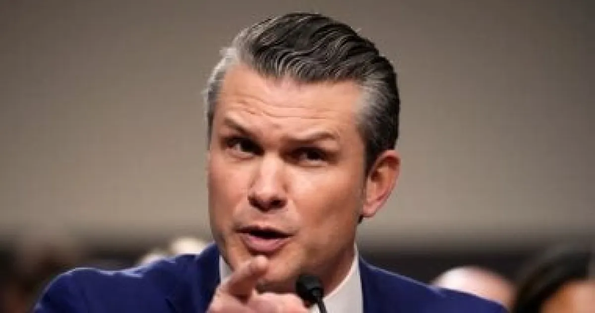 وزير الدفاع الأمريكي يؤكد المضي في تدمير منصات صواريخ إيران البحرية