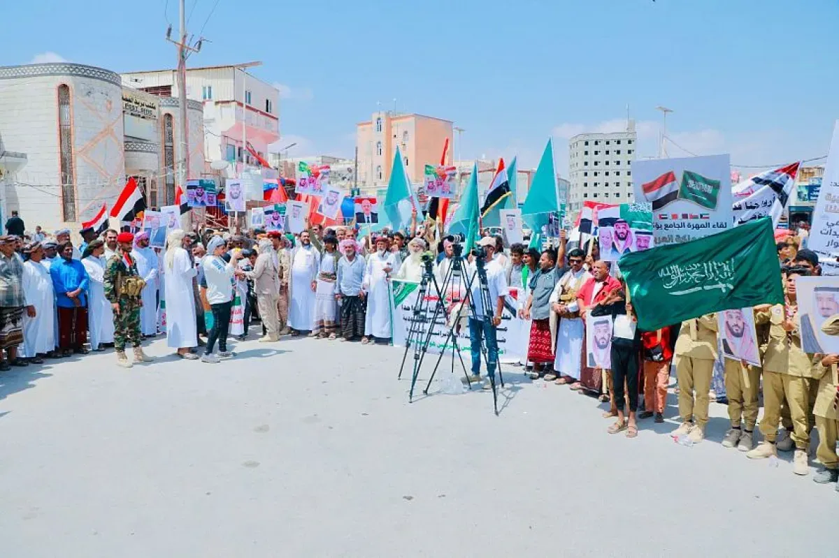 مسيرة حاشدة في المهرة تضامناً مع الخليج ورفضاً للاعتداءات الإيرانية