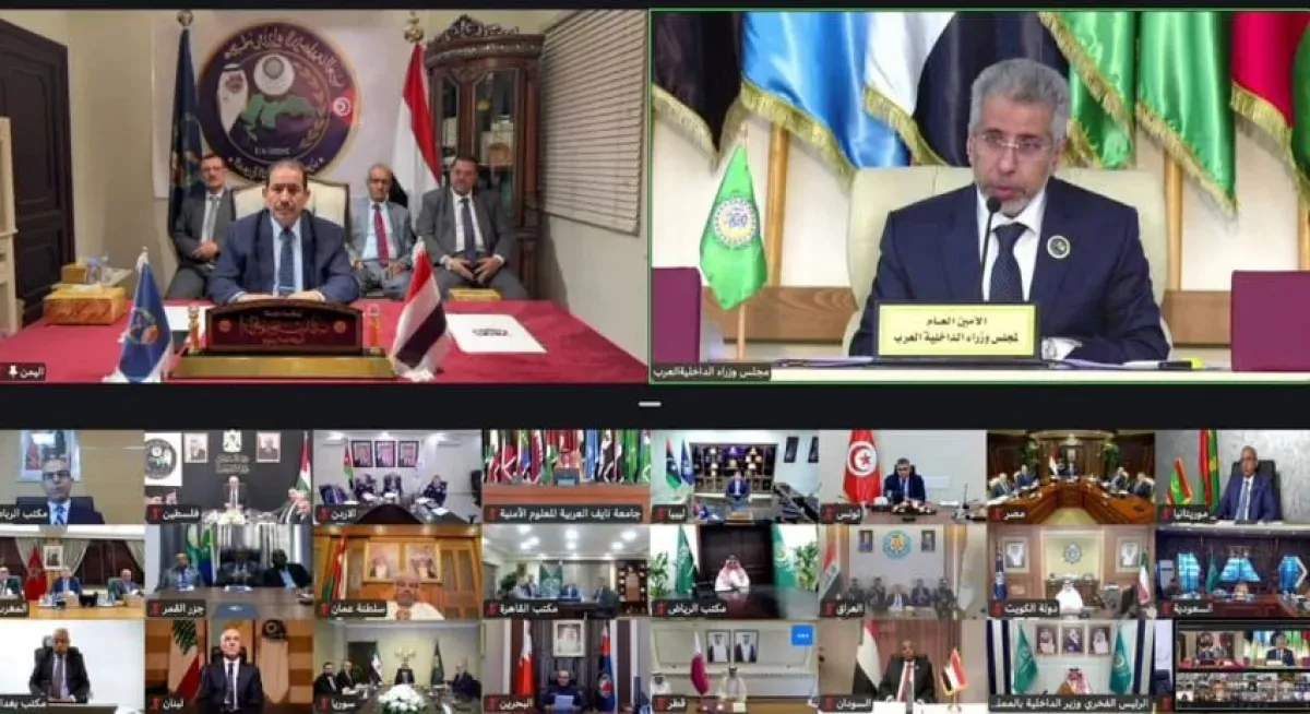 اليمن يؤكد التزامه بتعزيز الأمن والتعاون العربي في مواجهة التحديات