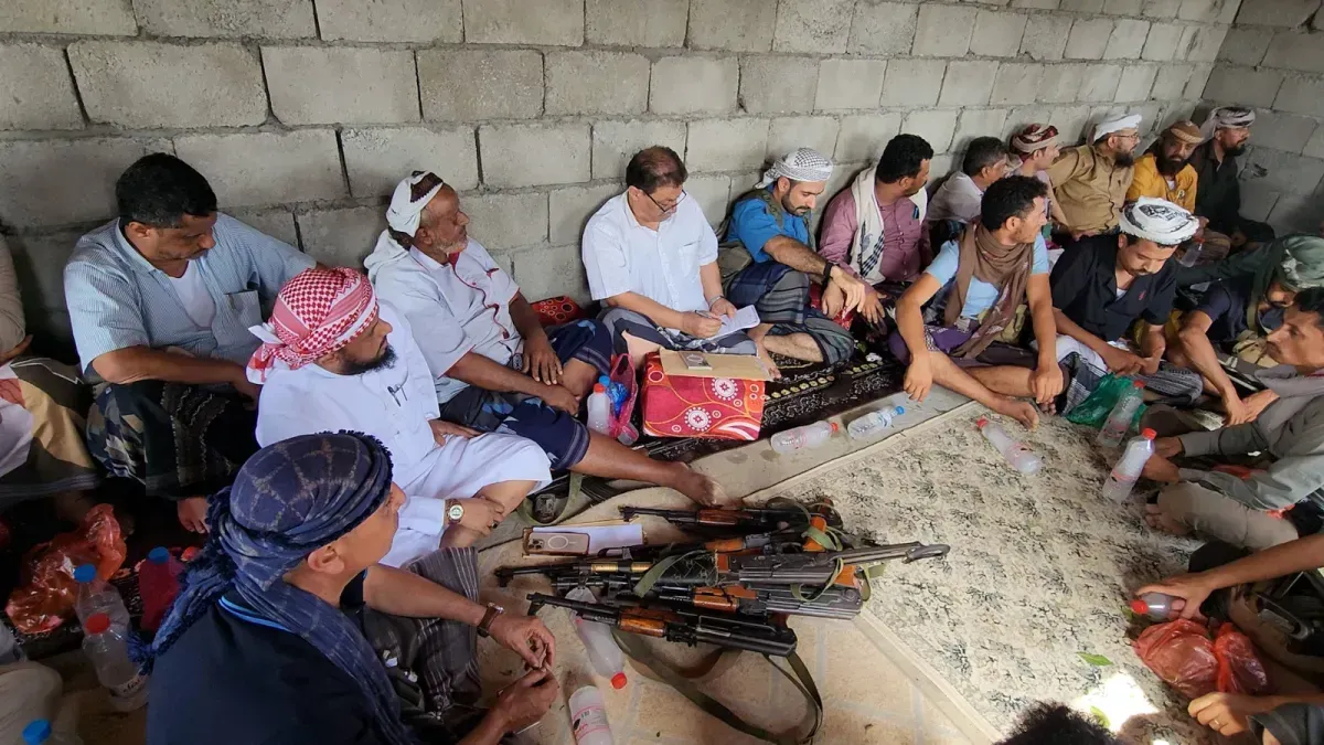 لجنة تحقيق تباشر مهامها في أحداث الوازعية بلقاء موسع مع القيادات المحلية والمشايخ