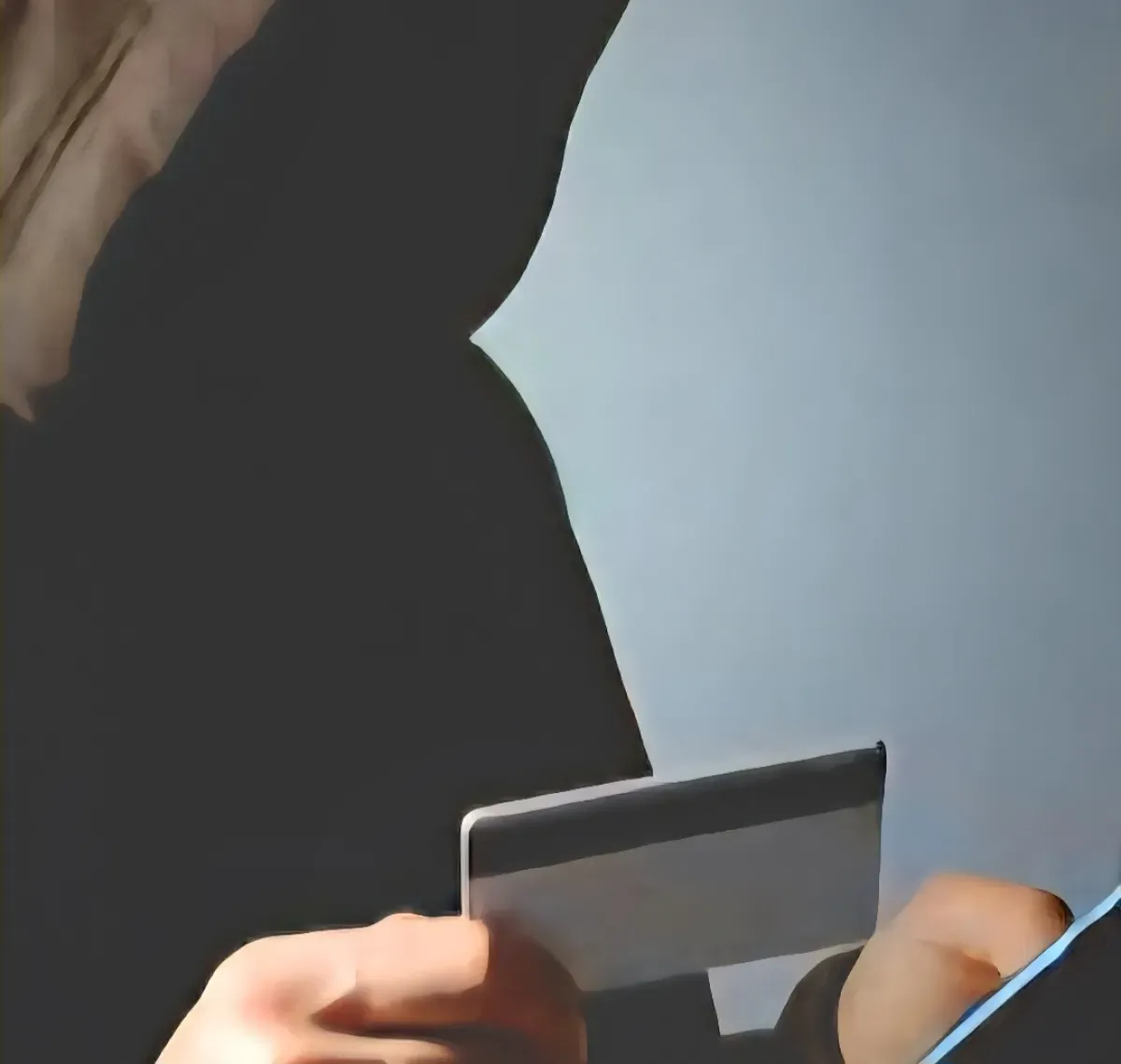 ضبط محتال في المهرة استغل ثغرة بتطبيق صرافة للنصب