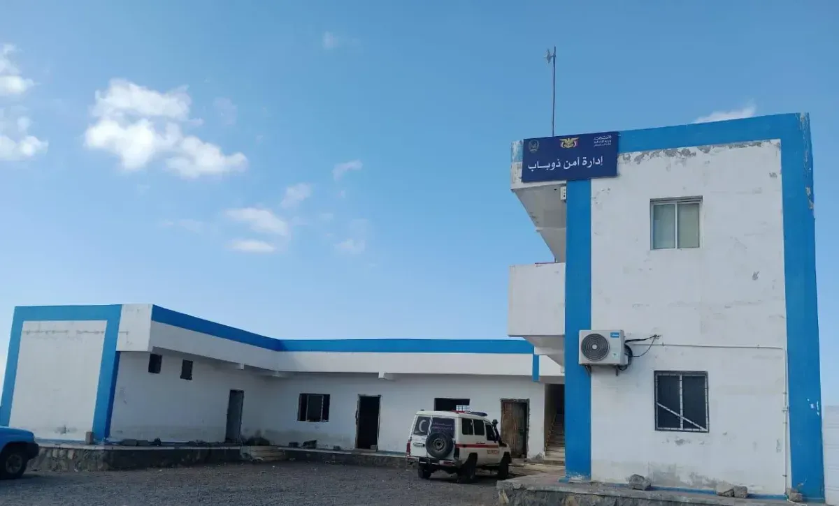 ضبط متهم بسرقة محل صرافة في ذو باب واستعادة الأموال