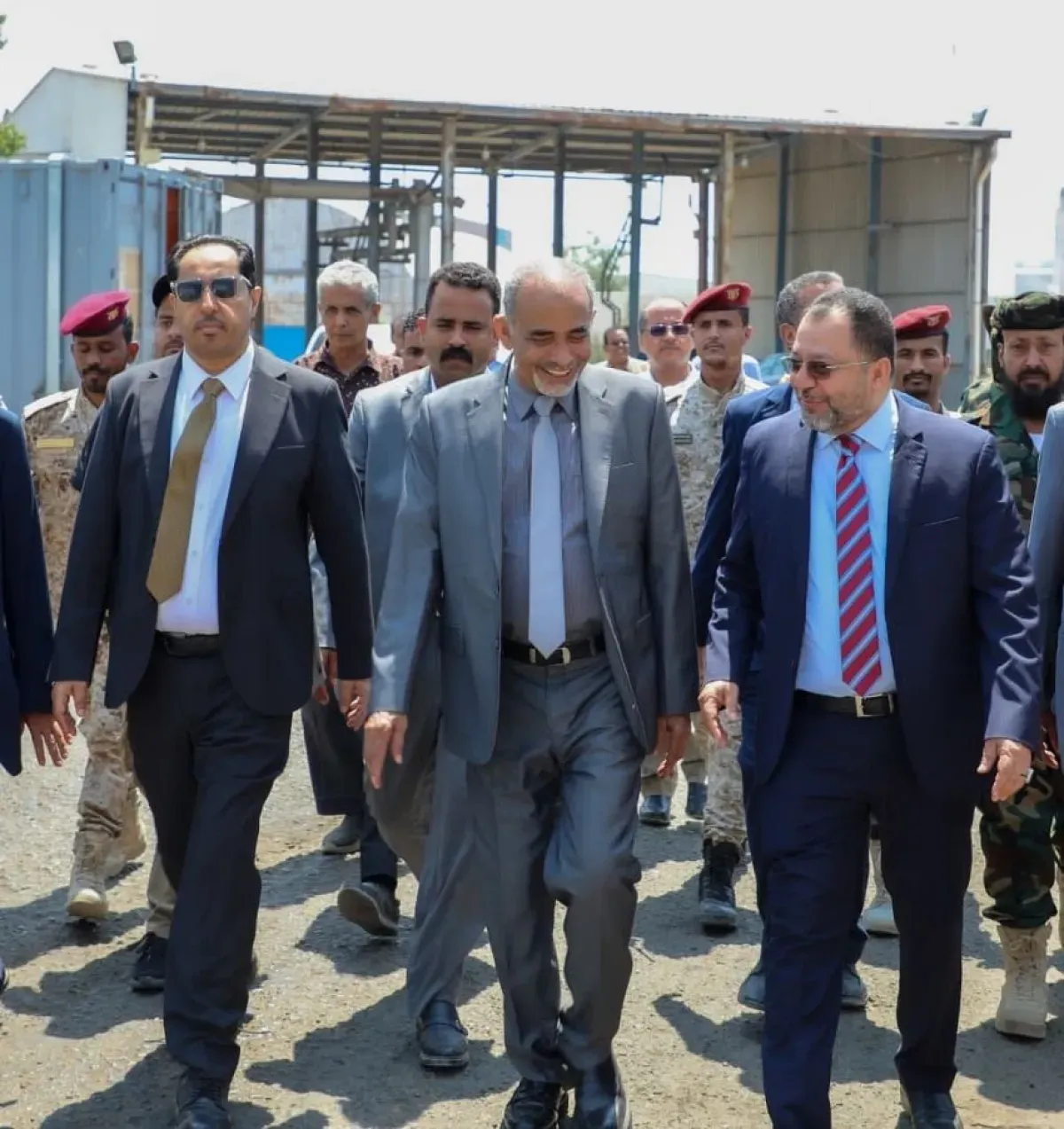 الصبيحي يوجه بإجراءات حازمة لإنقاذ الكهرباء وتحسين الصحة في عدن