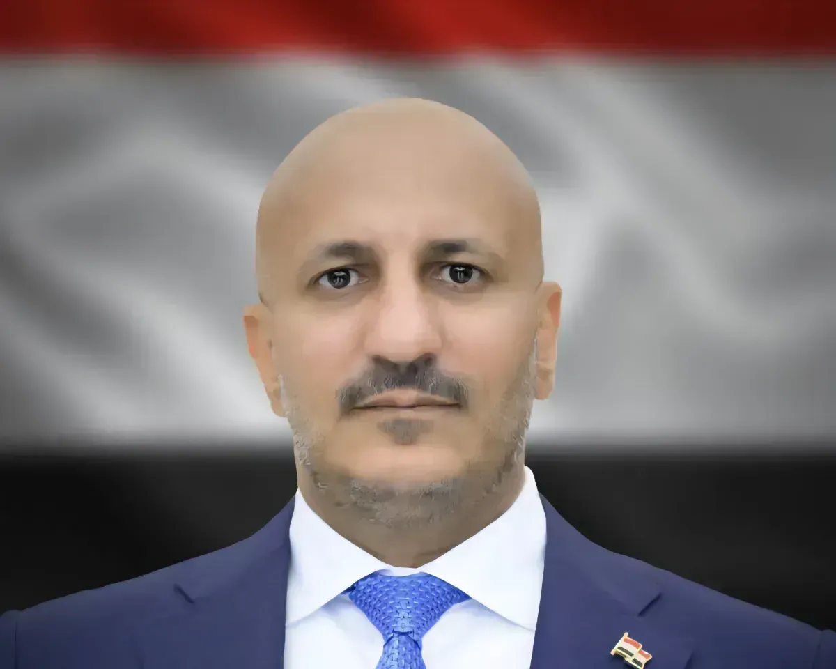 طارق صالح يثني على جهود محافظ أبين لإنهاء التقطعات الأمنية