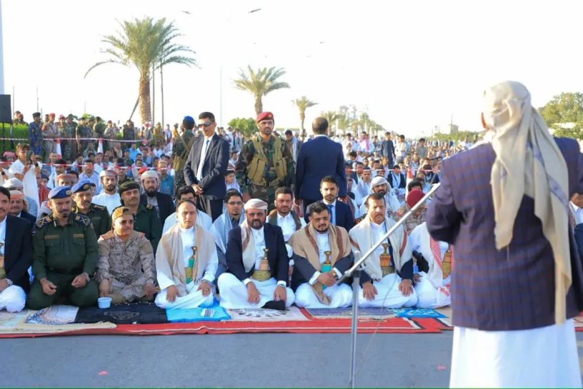 العرادة يؤدي صلاة العيد بمأرب ويشدد على التلاحم الوطني