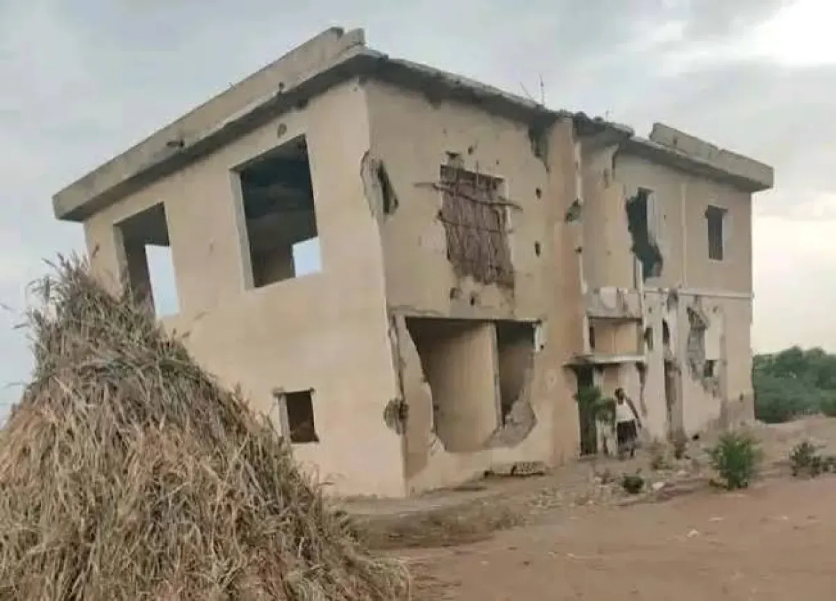 مليشيا الحوثي تقتحم منزل الرئيس السلال بالحديدة وتنهب محتوياته