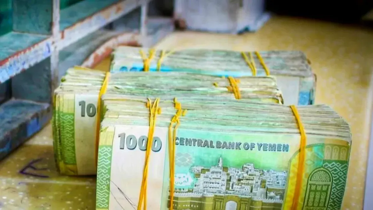 الحكومة تقر صرف علاوات خمس سنوات وزيادة 20% لرواتب موظفي الدولة