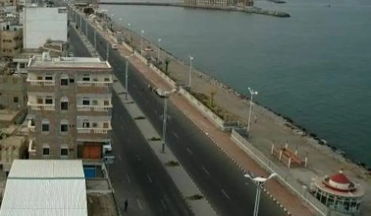 الحوثيون يأمرون بإخلاء أسر من منازلها بالحديدة لمشروع استثماري