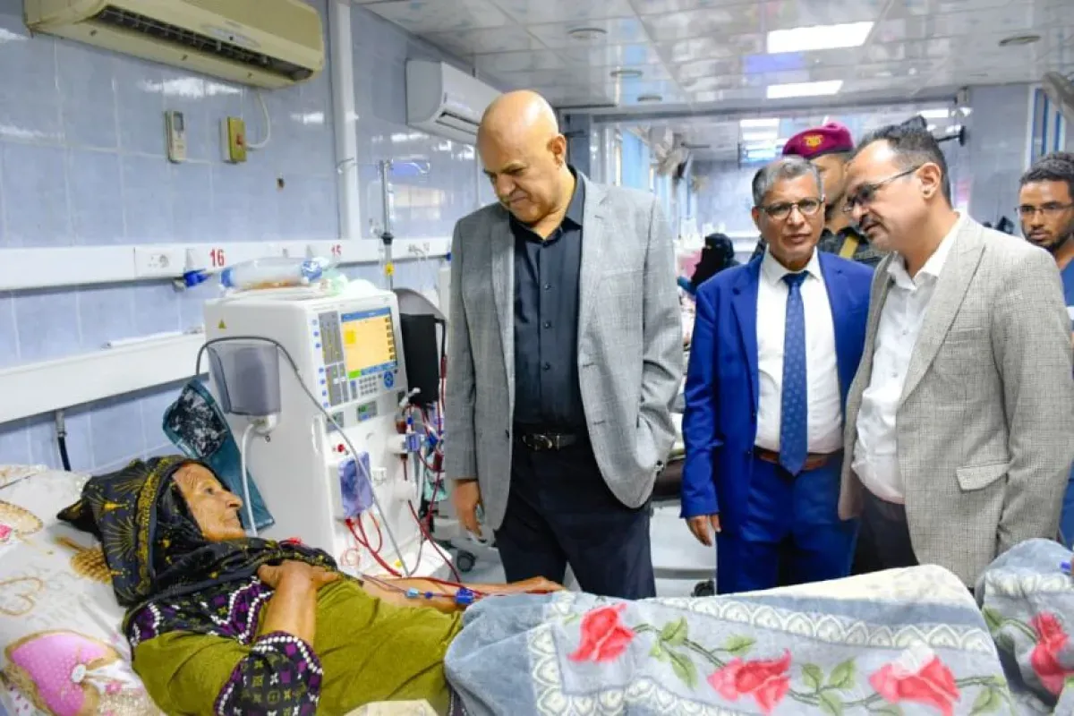محافظ تعز يشيد بمركز الأطراف الصناعية ودوره في تقديم 600 خدمة مجانية شهرياً