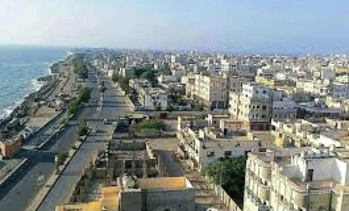 الحوثيون يهجرون أسرًا ويحولون منازل مدنيين لثكنات جنوب الحديدة