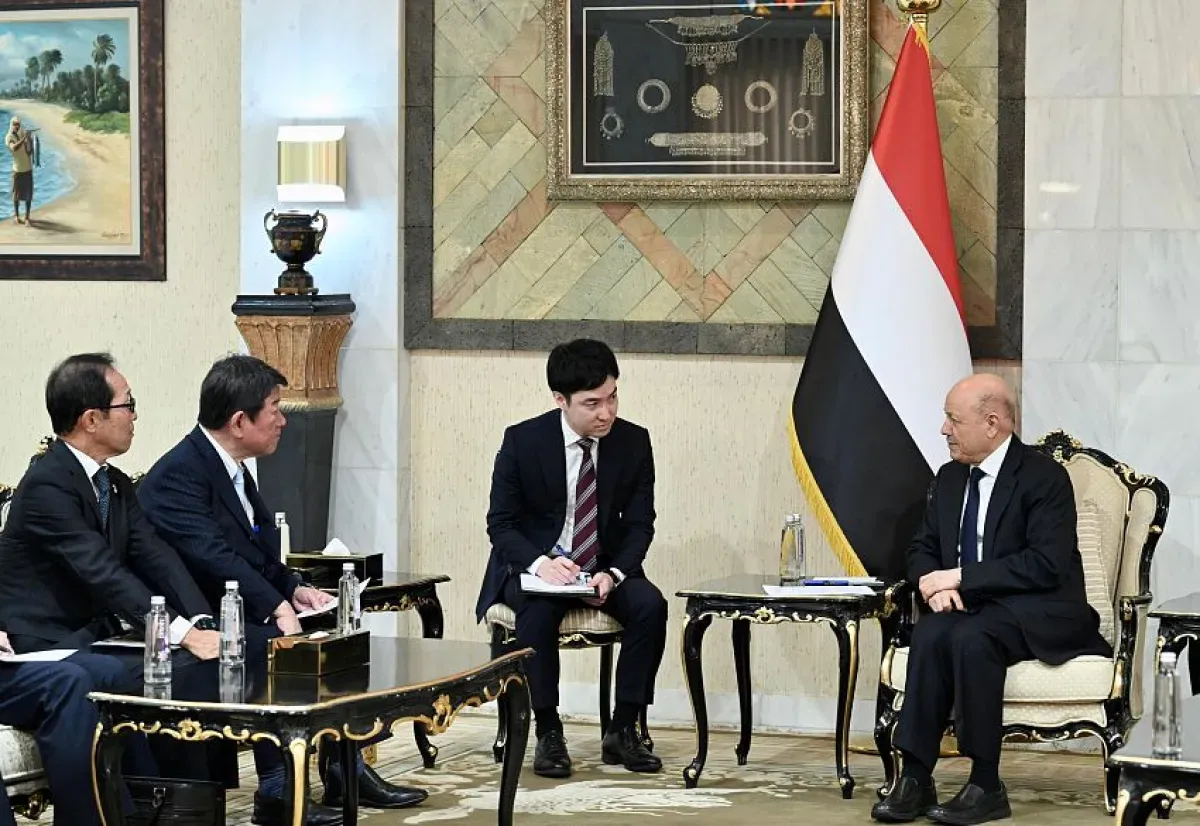 العليمي يبحث مع طوكيو توسيع دعم خفر السواحل ومكافحة الإرهاب