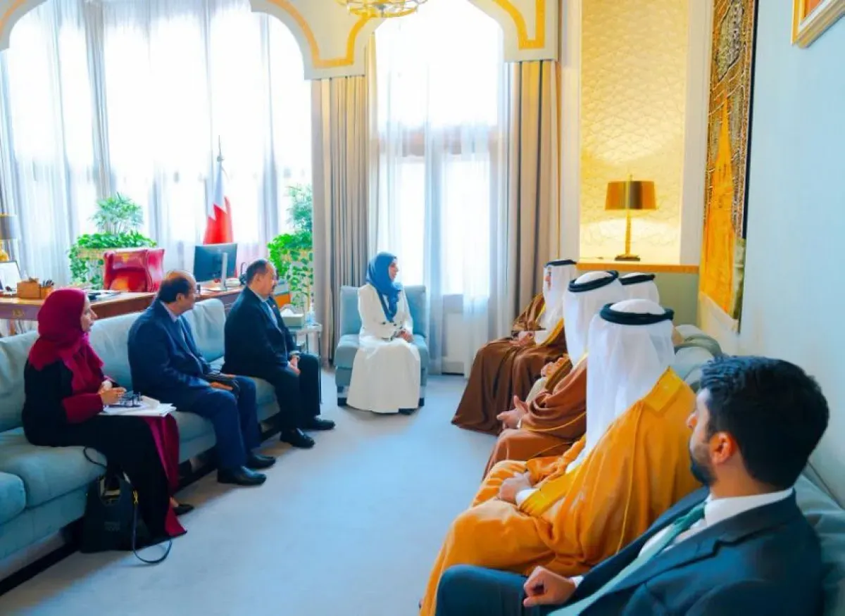 اليمن والبحرين يبحثان تعزيز الدعم لليمن وأمن الممرات المائية الحيوية
