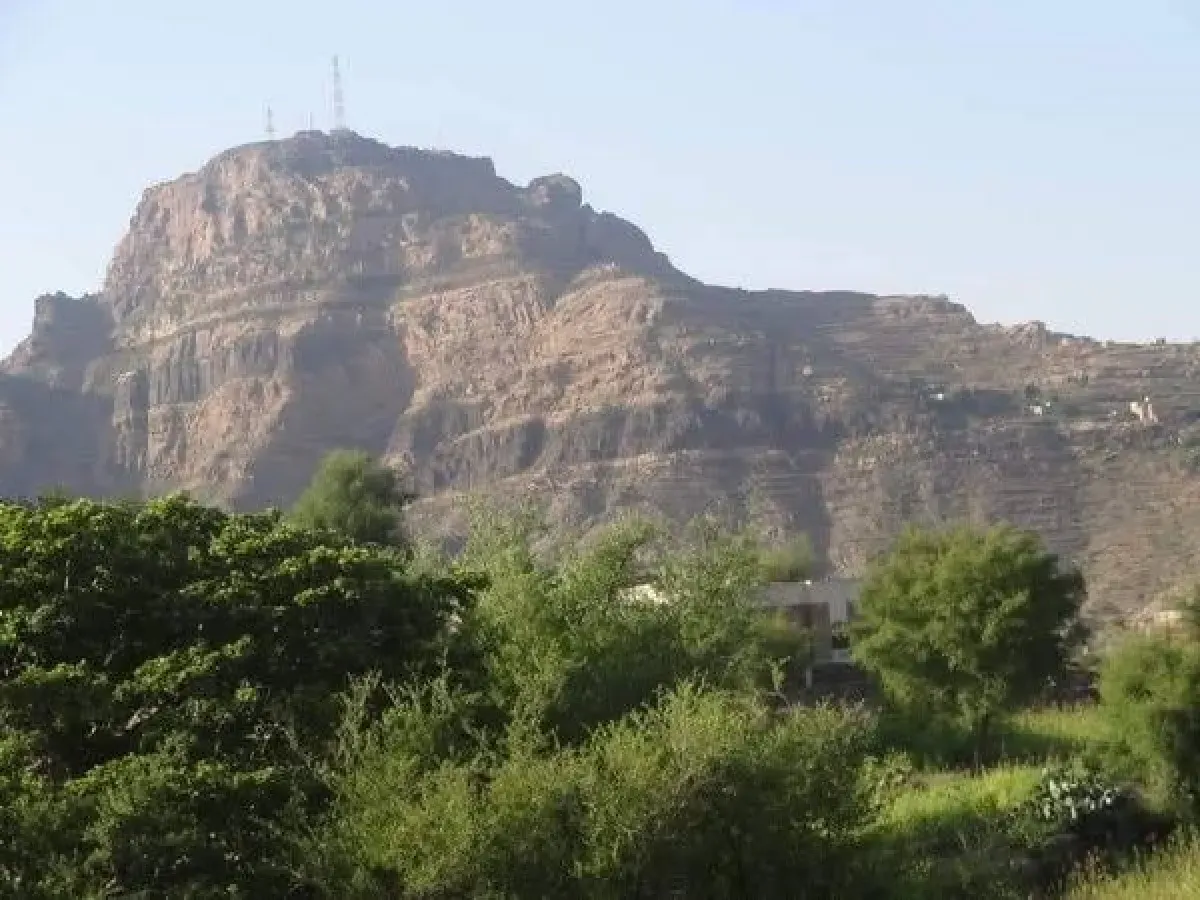 تحذيرات عاجلة: تصعيد حوثي خطير يهدد تعز وعزلها عن محيطها