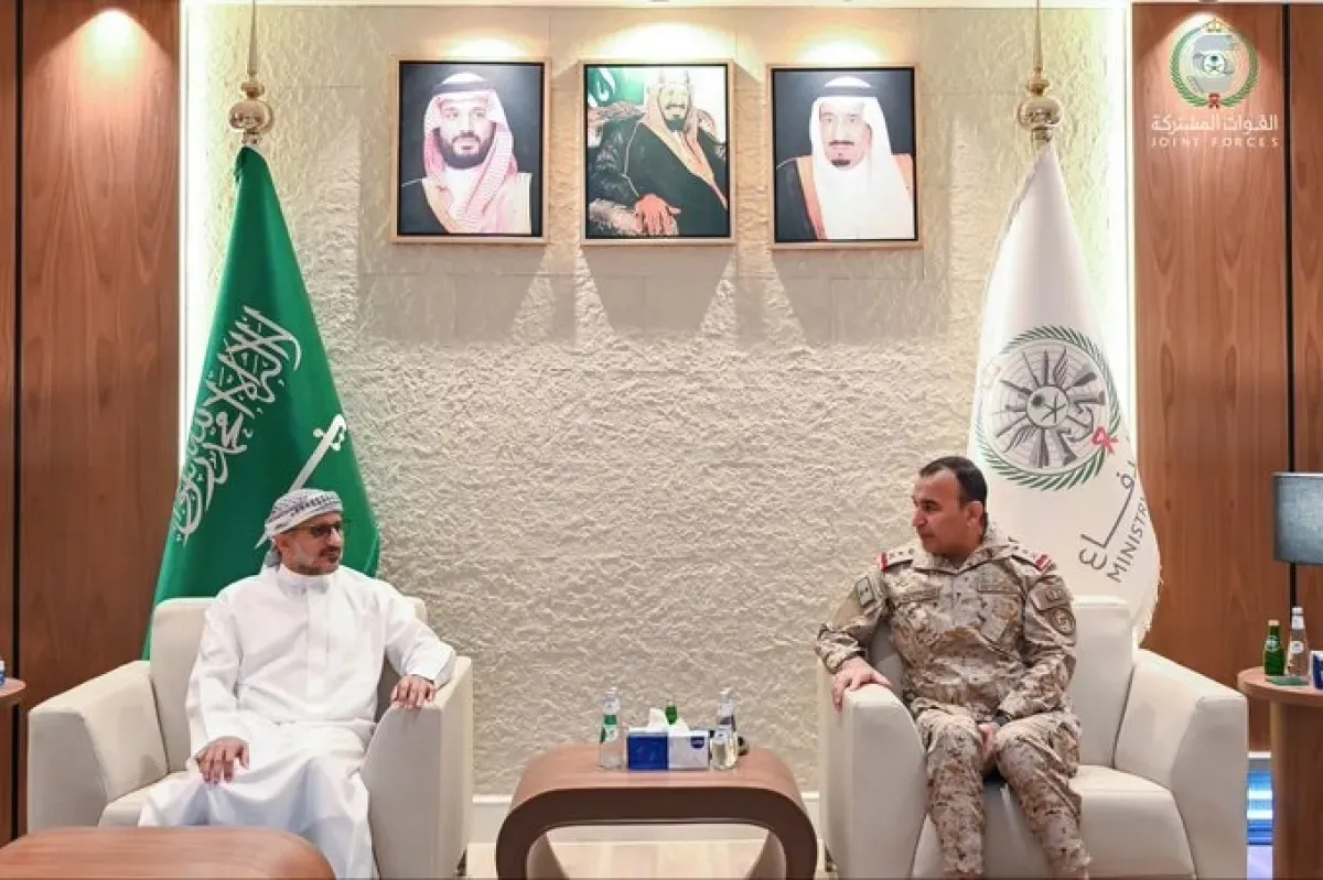 قائد القوات المشتركة يبحث مع الفريق طارق صالح تعزيز الجهود اليمنية