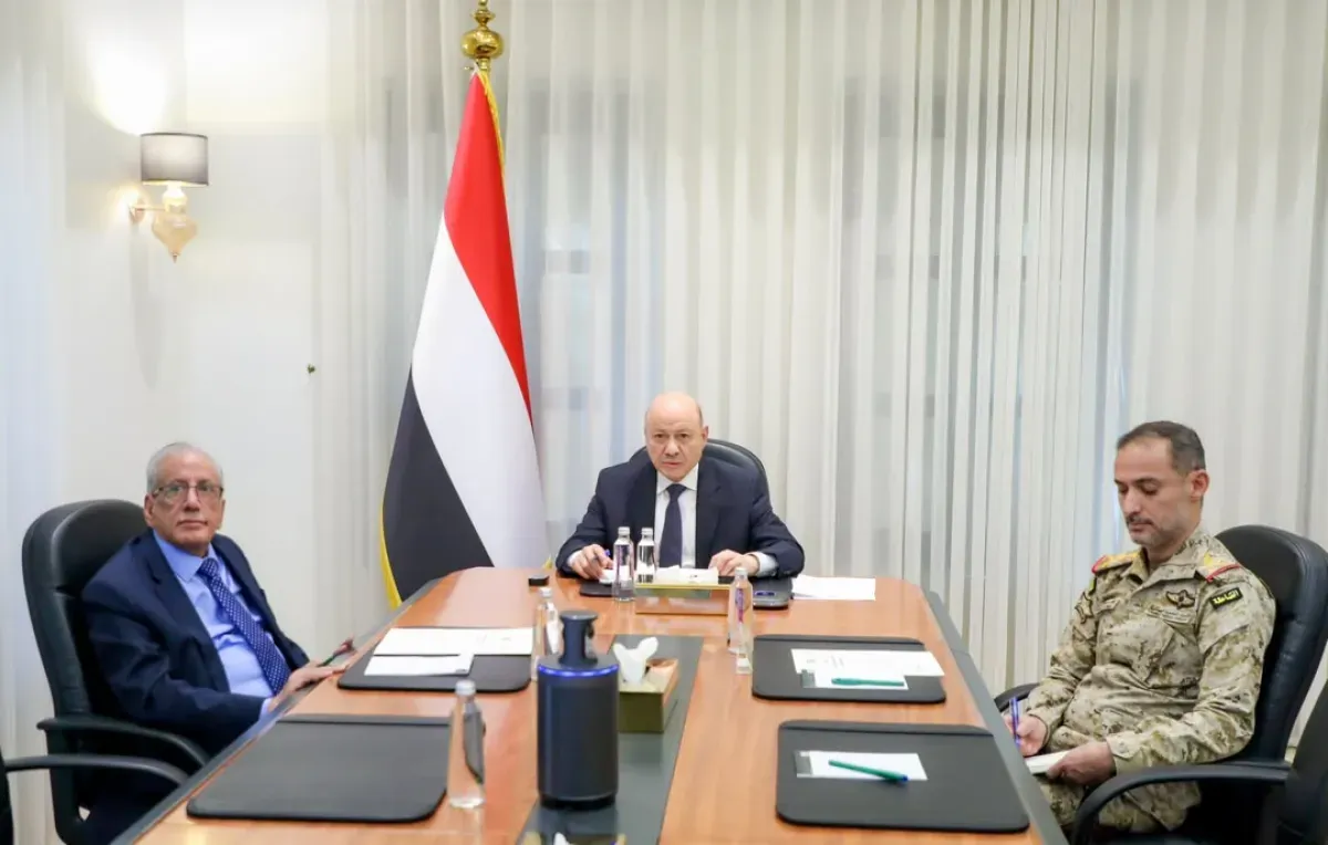 الرئيس العليمي يشيد بكفاءة القوات المسلحة: "ما تحقق ليس سوى بداية"