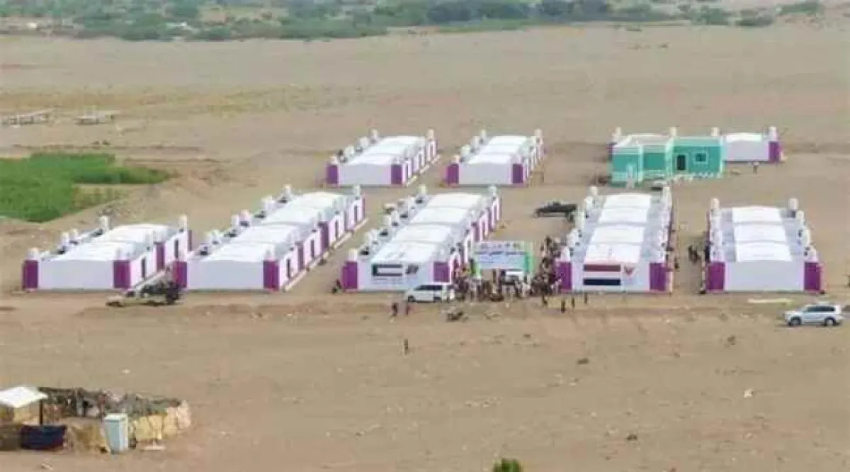 مليشيا الحوثي تدمر مدينة سكنية للنازحين بالكويت في الخوخة وتطرد سكانها