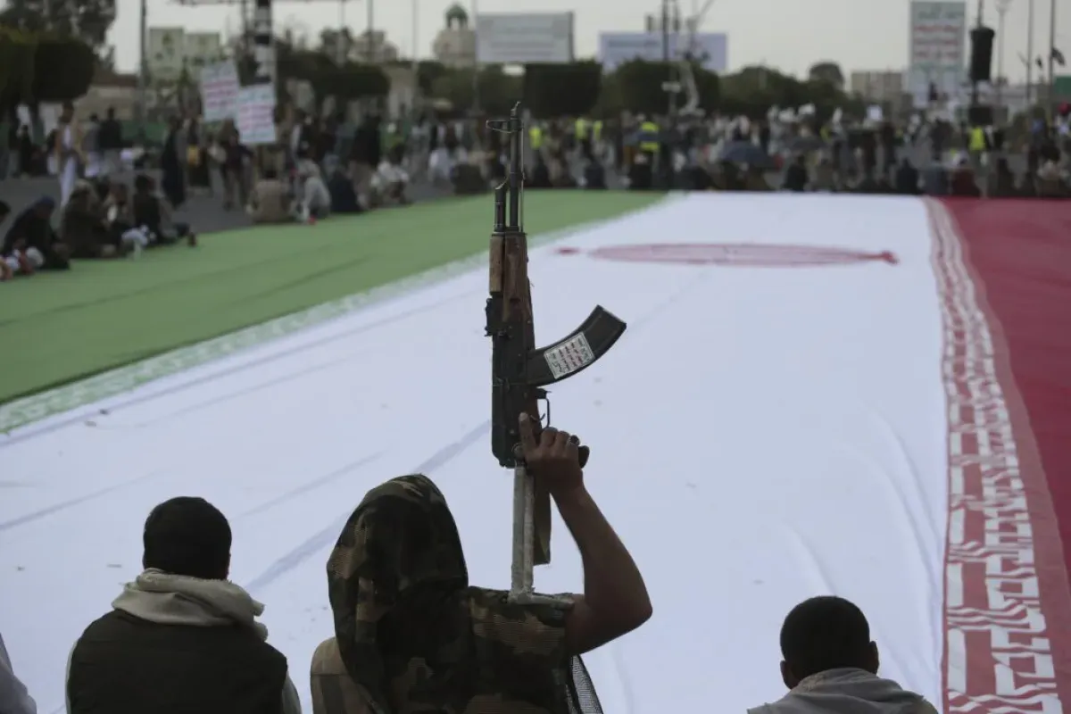 اليمن: مجلس الرئاسة يشدد إجراءات ملاحقة المتخابرين مع الحوثيين ويقر عقوبات تصل للإعدام