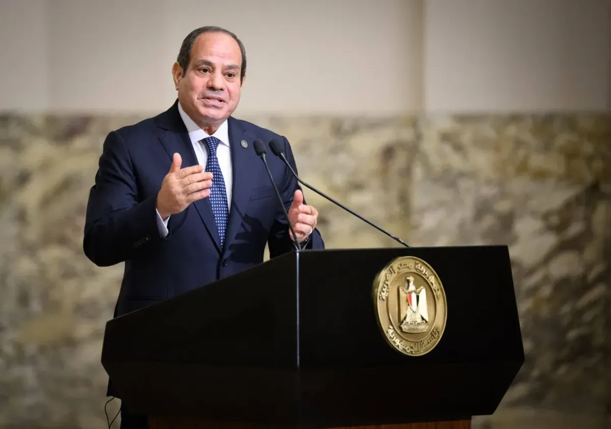 السيسي يطلب تفويضاً برلمانياً طارئاً للتدخل العسكري دفاعاً عن السعودية